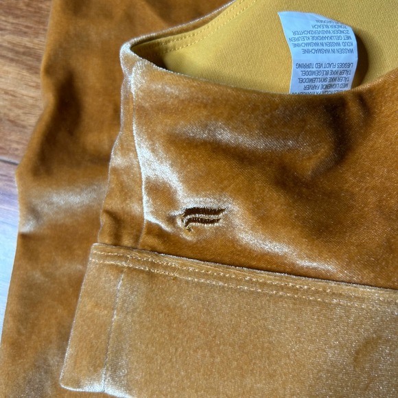 Fabletics Velour Outfit Set Top and Leggings Criss Cross Back Gold Athleisure - Picture 6 of 10